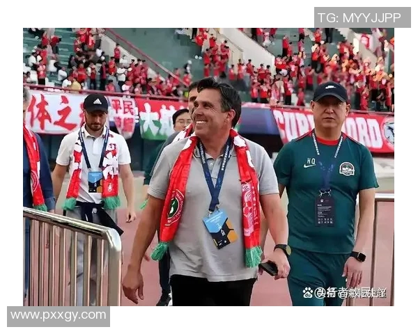 成都足球队比赛经验引发热议球迷对战术与表现的不同看法 成都足球队比赛经验引发热议球迷对战术与表现的不同看法