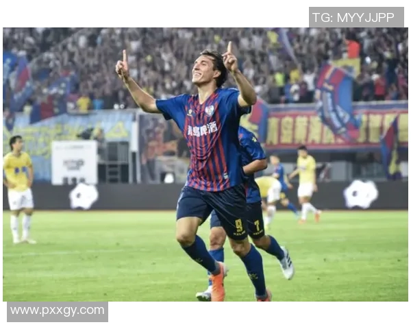 重庆足球队以84分领跑冠军赛积分榜展现强劲实力