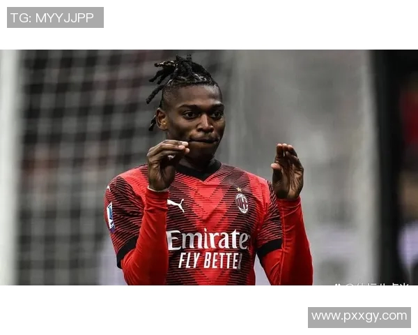 现役足球明星球员的巅峰表现与未来发展趋势探讨 现役足球明星球员的巅峰表现与未来发展趋势探讨