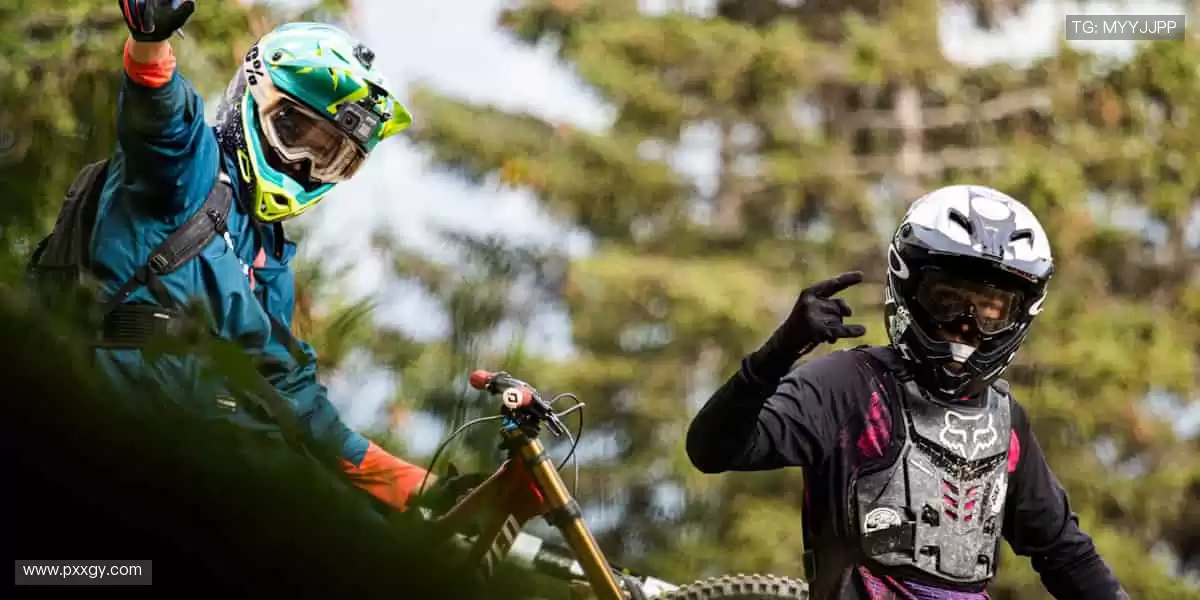 📡高清回放,精彩瞬间永不褪色!📽️